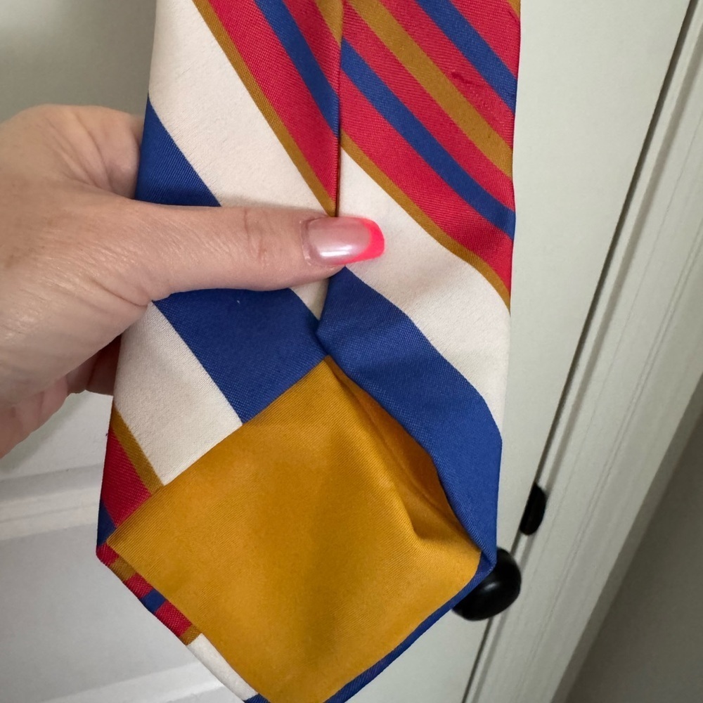 Johnny Carson Vintage Striped Tie - Picture 4 of 7